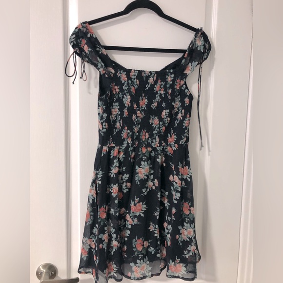 Abercrombie & Fitch navy floral short dress - Picture 3 of 3
